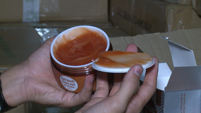 Hà Nội: Dùng kem trộn, một phụ nữ bị lột sạch da mặt, mất hàng trăm triệu điều trị nhưng chỉ phục hồi được 30-40%